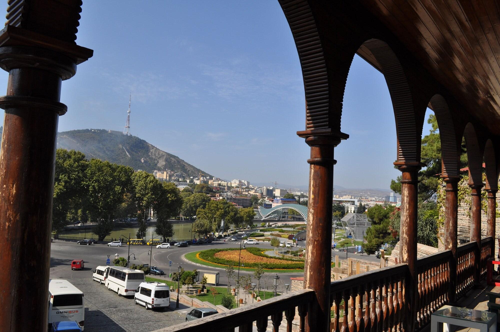 Tiflis Metekhi Hotel Bagian luar foto