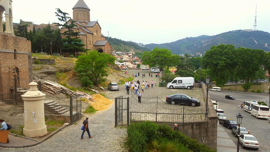 Tiflis Metekhi Hotel Bagian luar foto