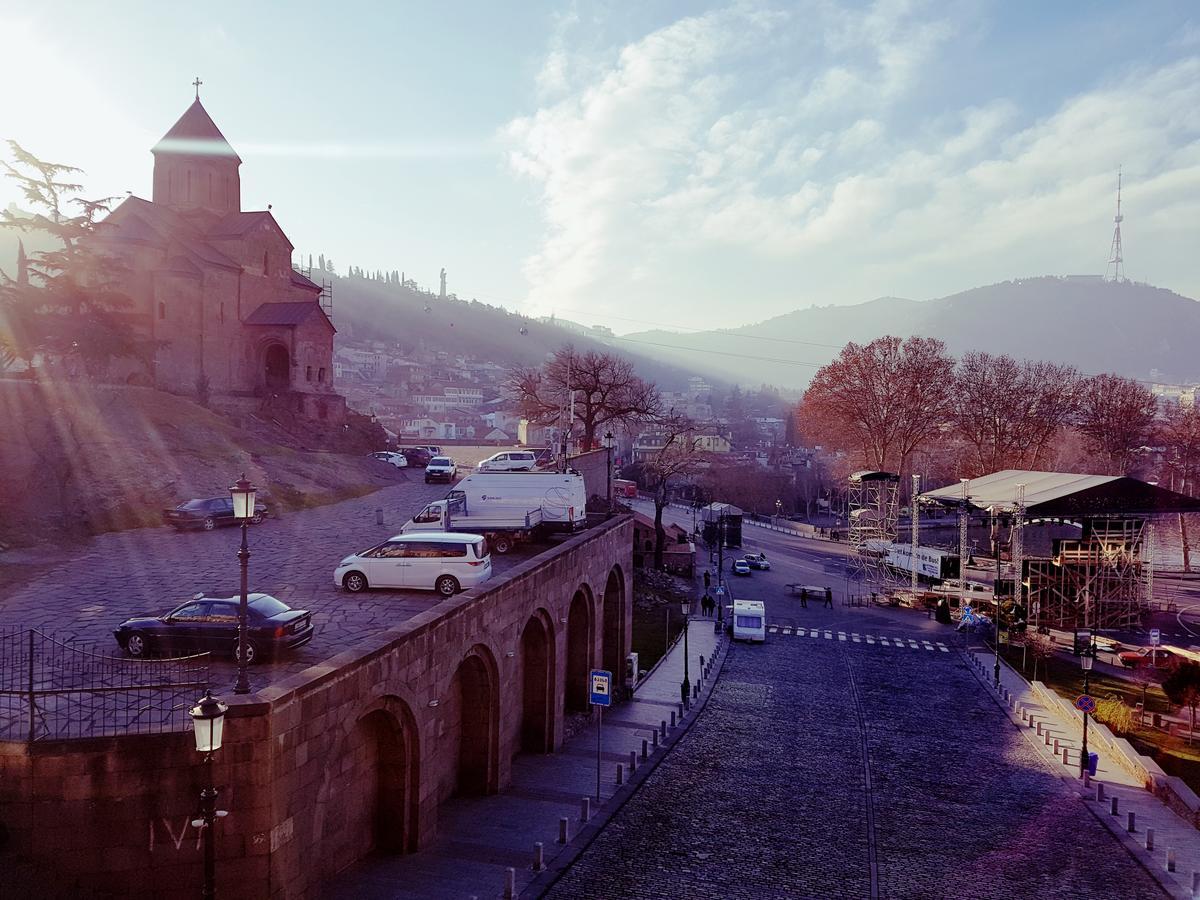 Tiflis Metekhi Hotel Bagian luar foto